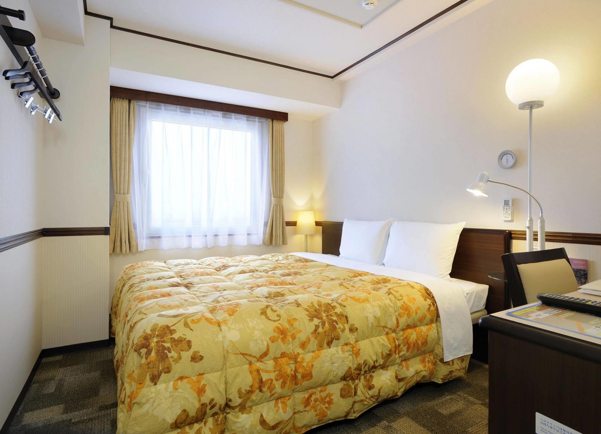 Toyoko Inn Shin-Yamaguchi-Eki Shinkansen-Guchi Exteriör bild